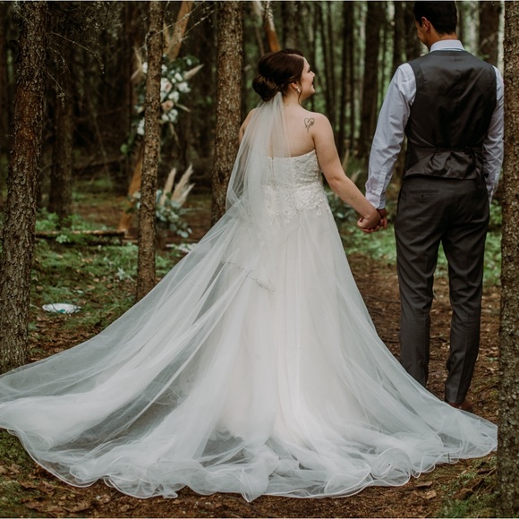 Enchanting by Mon Cheri Wedding Gown - Picture 5 of 15